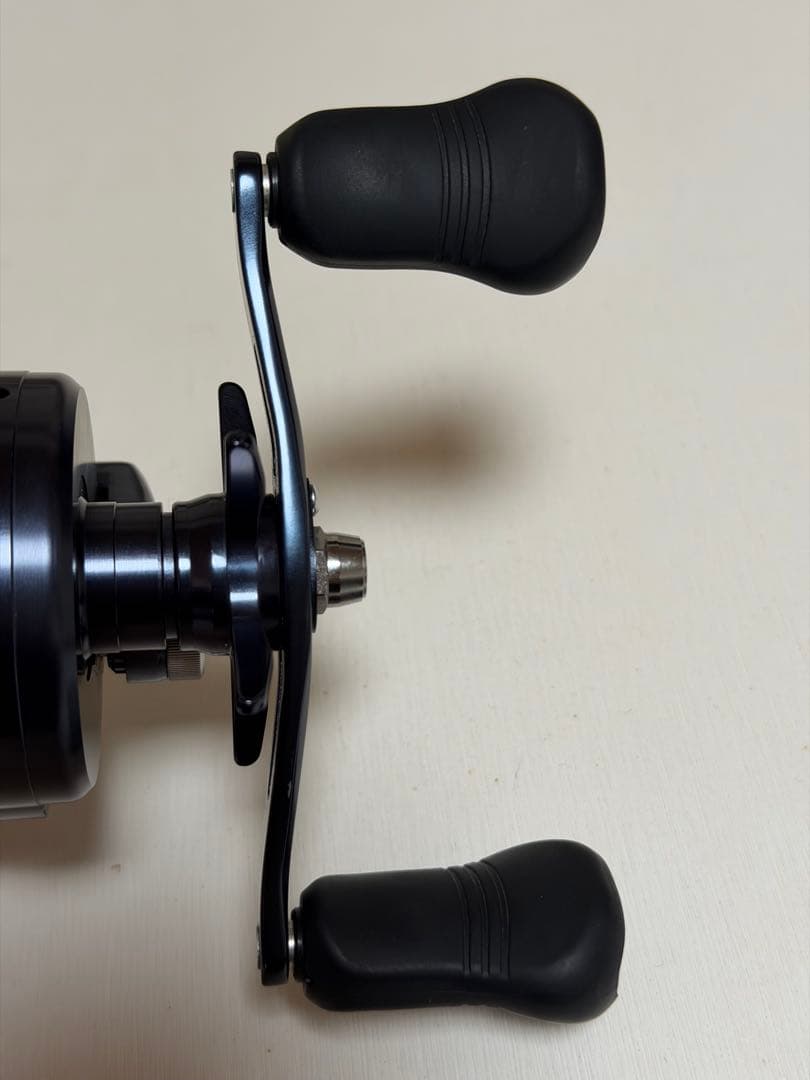 シマノ(SHIMANO) 20 オシアコンクエスト リミテッド 200PG(右)