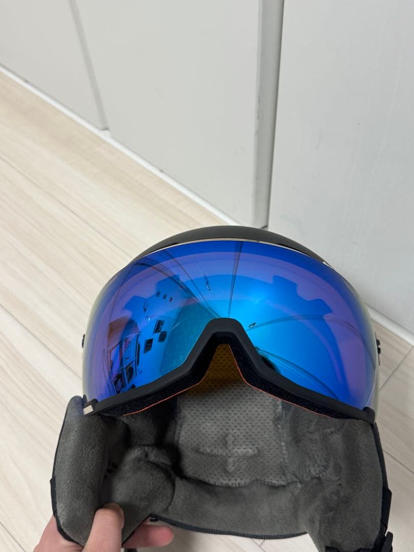 ATOMIC スキー ヘルメット 黒 青レンズ