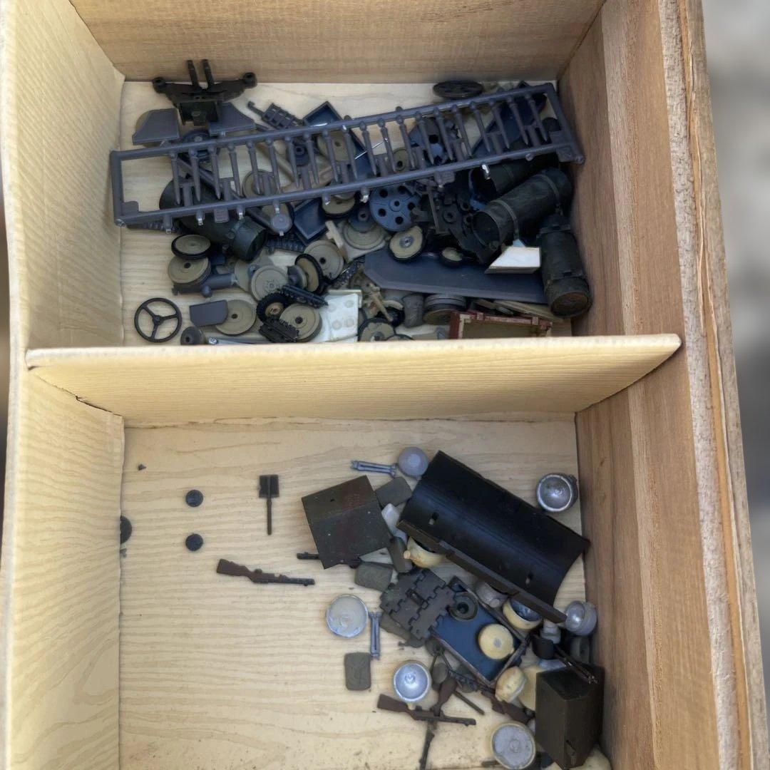 1/35 模型製作用品セット フィギュア・ミニカー・武器