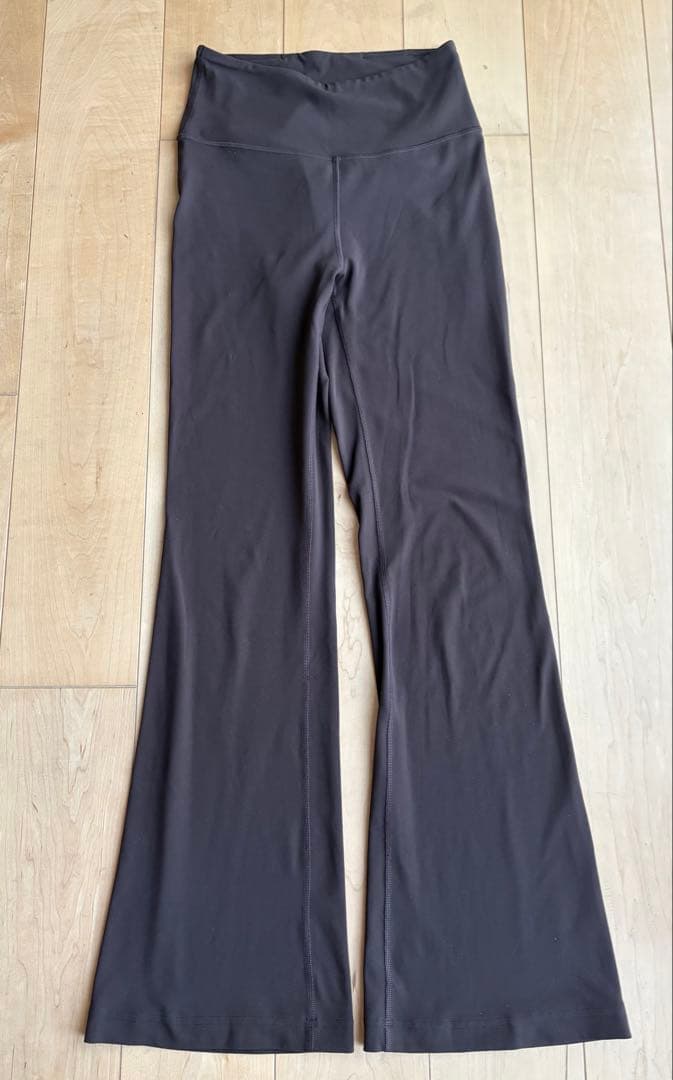 ルルレモン スーパーハイライズフレアパンツ Nulu アジアフィット ｓ