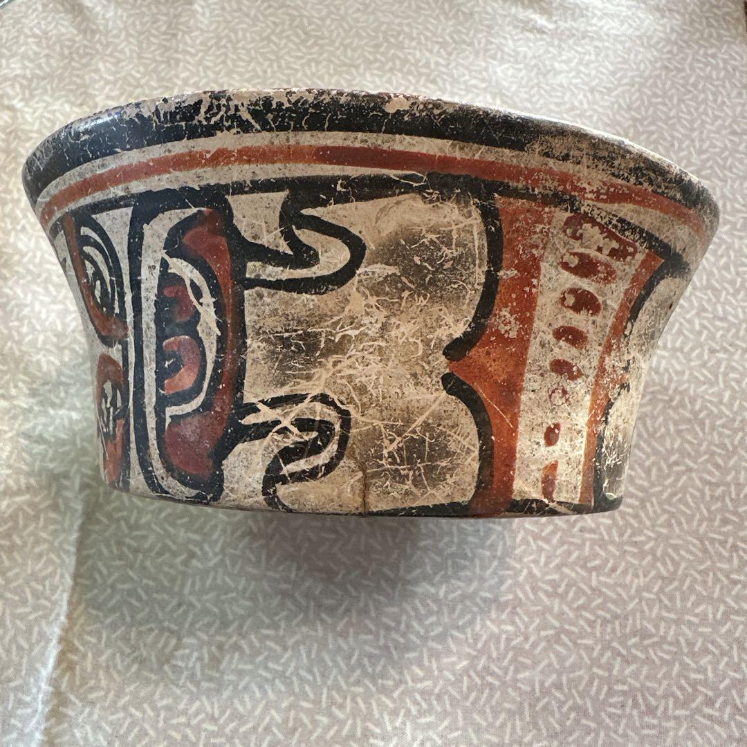 人面彩文平鉢　発掘品