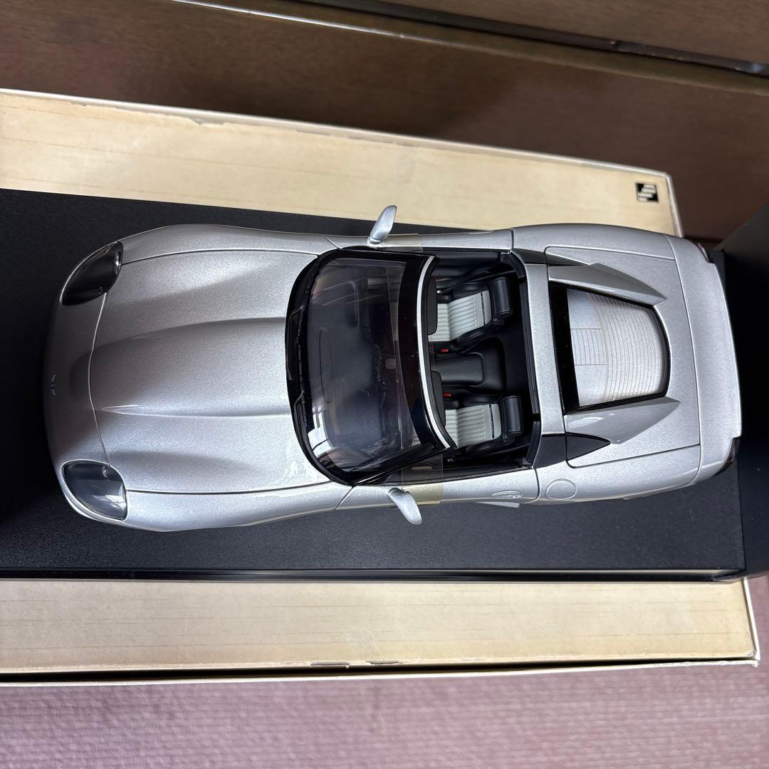 キャラウェイ C12 オートアート 1/18 ミニカー　未使用