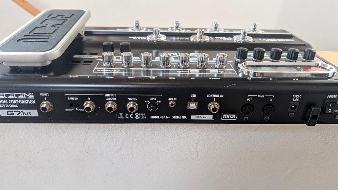 真空管搭載 ZOOM G7.1ut ギターエフェクター おまけのケース付き！