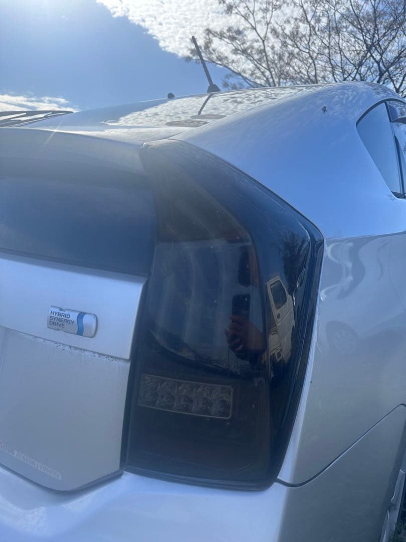 30 プリウス　社外　テールランプ　右左セット