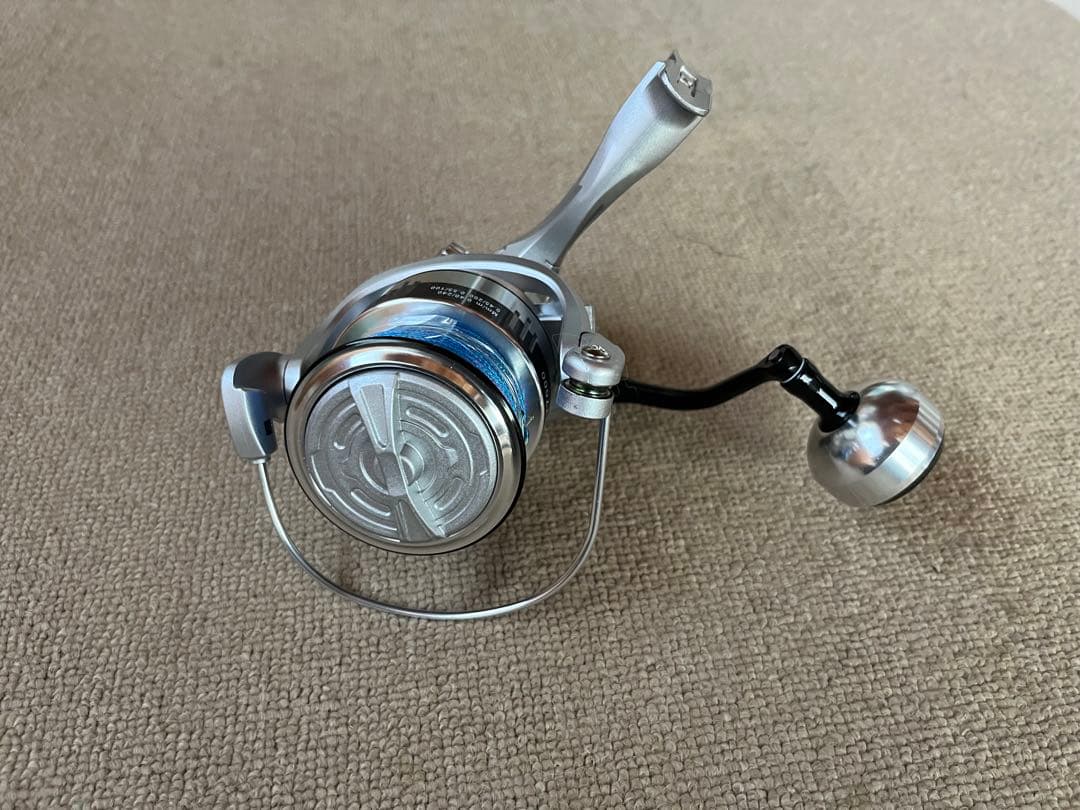 スピニングリール 7000番 未使用品 ライン付き