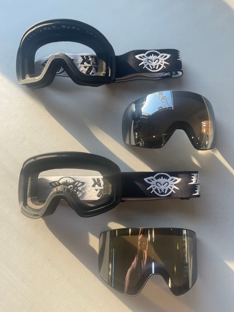 BLACKFLYS スノーゴーグル mirrorライトスモーク　マグネット式