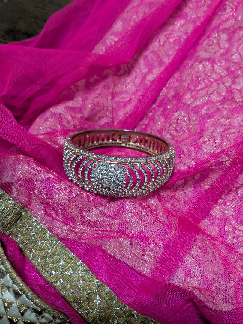 ピンクと金色の社交ダンスドレス（腕輪付き）