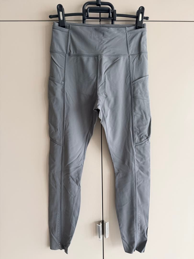 新品未使用　ルルレモン　ファーストフリー トレーニング ヨガレギンス　ポケット付