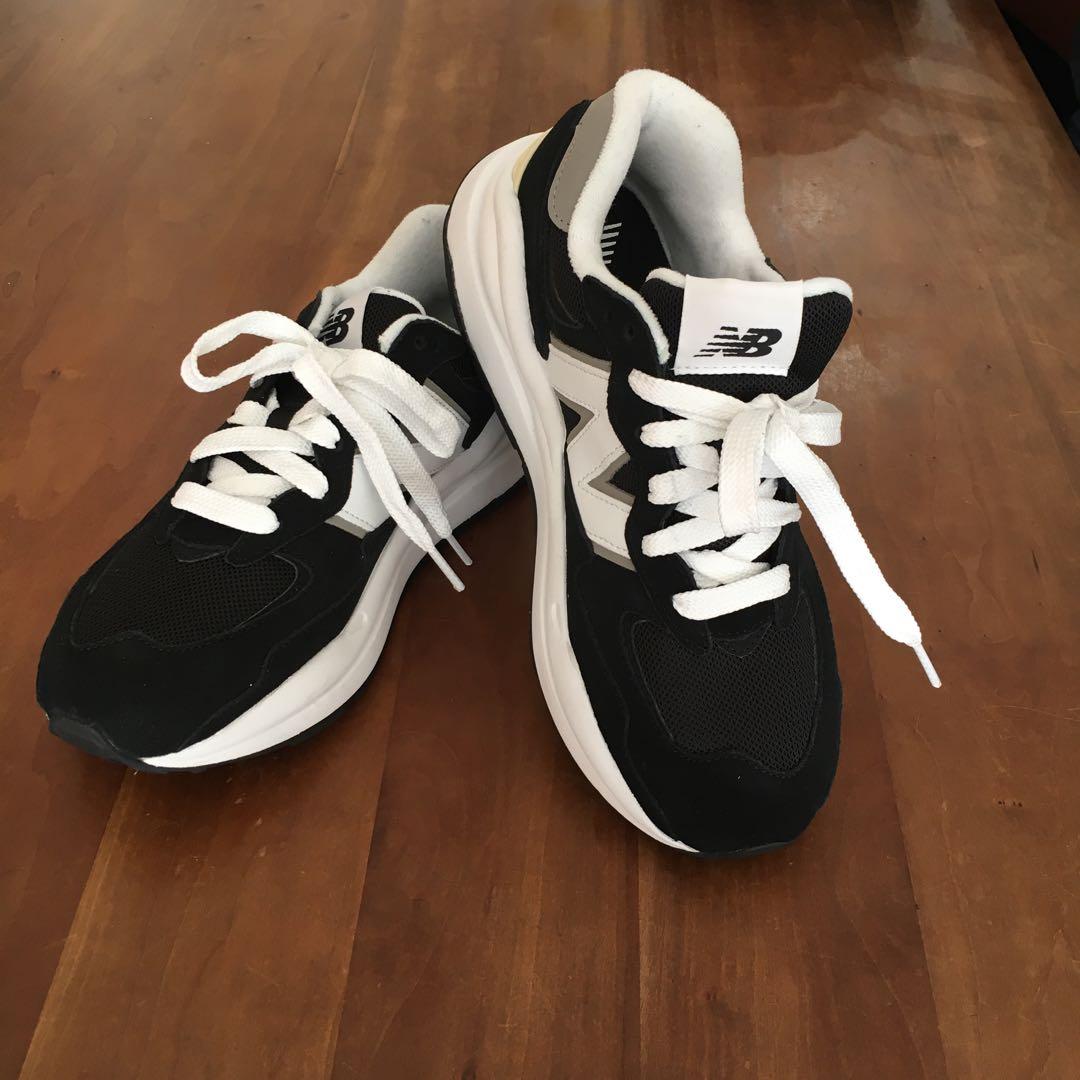 new balanceスニーカーブラック24.5cm