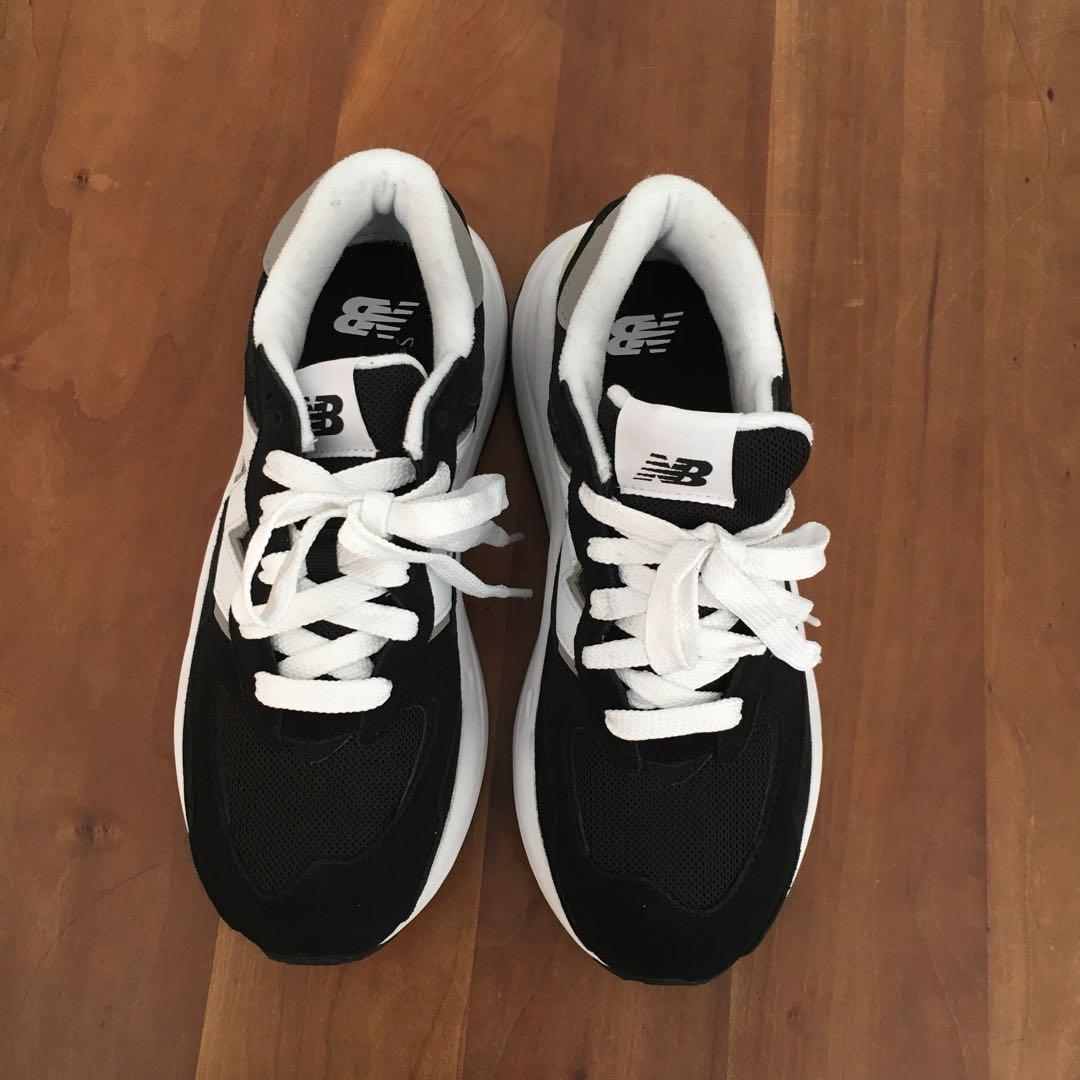 new balanceスニーカーブラック24.5cm
