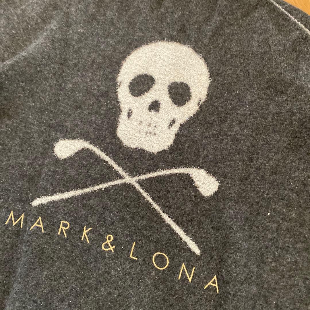 MARK & LONA グレー Vネックセーター　ディズニー