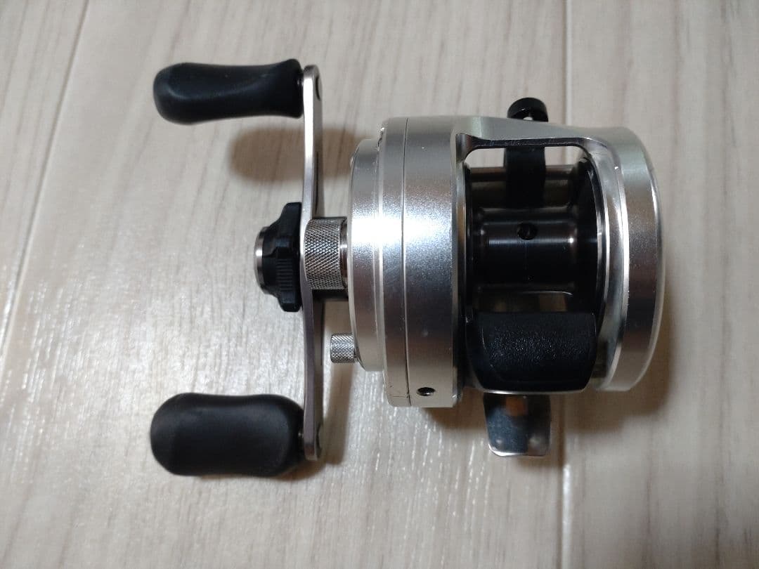 シマノ　12カルカッタ201　左巻き　200番