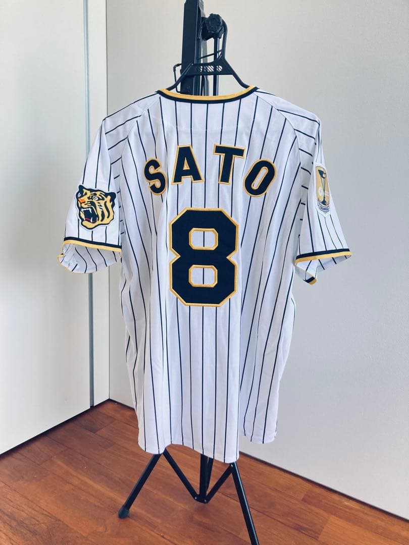 ミズノ　S 阪神タイガース　佐藤輝明　チャンピオンエンブレム付き　ユニフォーム