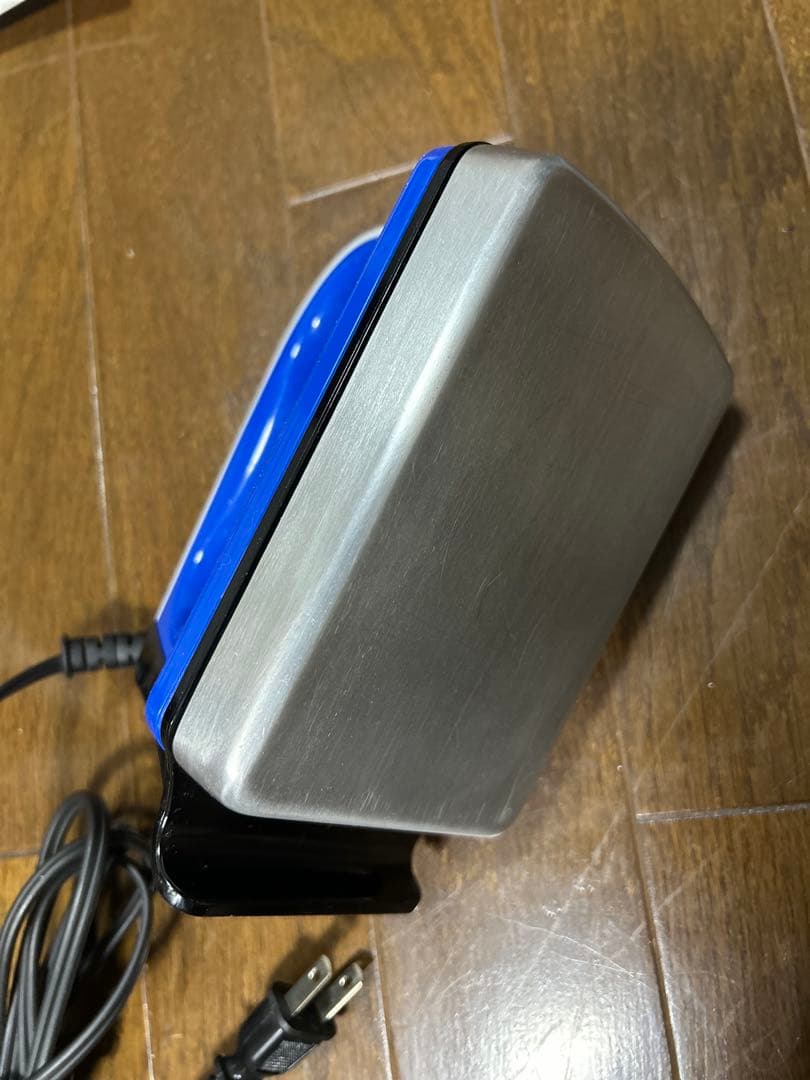 【超美品】HOLMENKOL スキー板メンテナンス用アイロンとおまけワックスなど