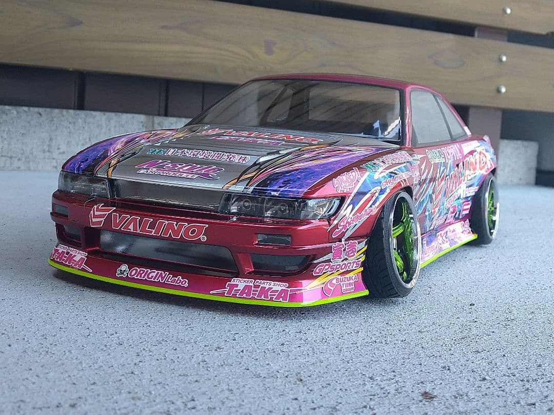 【在庫処分】アディクション　D-MAX　S13シルビア　塗装済新品ラジコンボディ