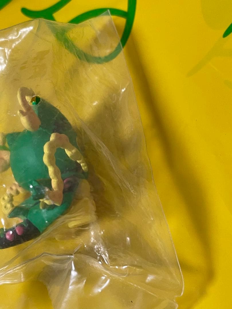 ポケセン限定 メガレックウザ ポンチョを着たピカチュウ　フィギュア　未開封