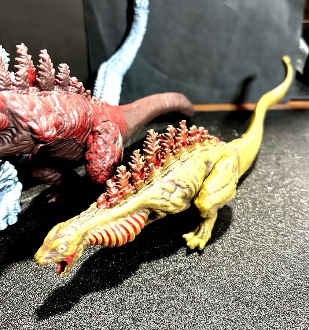 ムービーモンスター シンゴジラ形態変化重塗装3体セット、カード付き