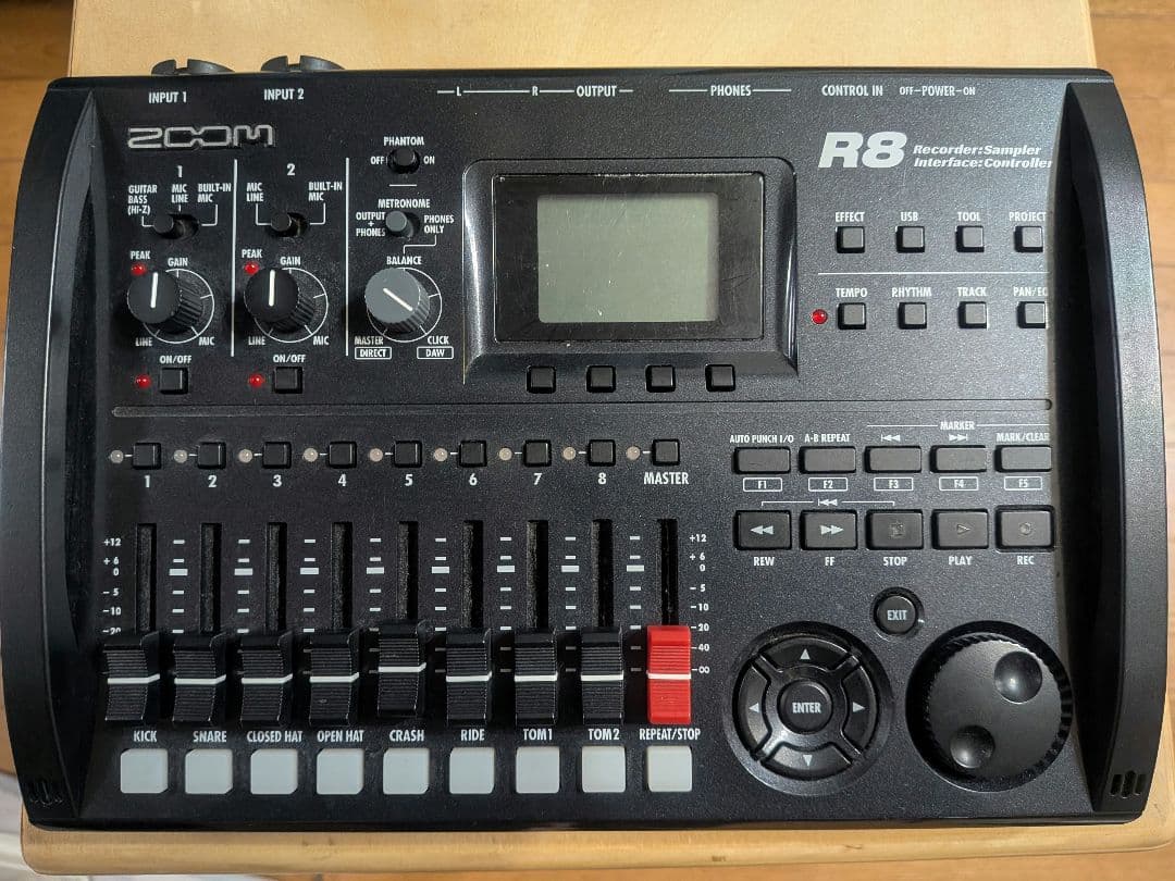 Zoom R8 マルチトラックレコーダー