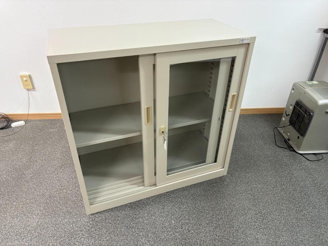 【引き取り限定】【2セット】ガラス扉キャビネット ベージュ 中型【大阪堺市】