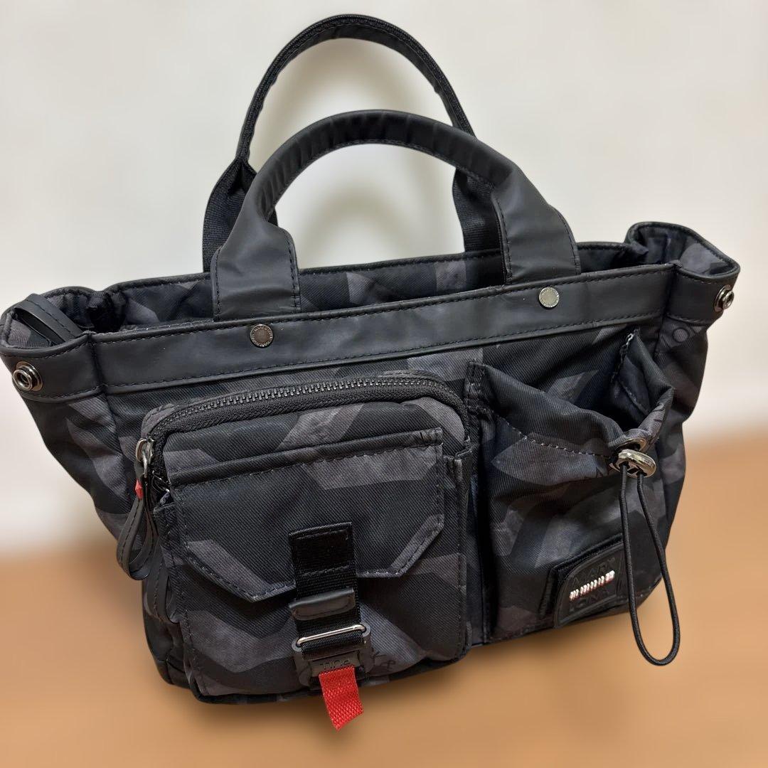 マークアンドロナ・ラウンドトートバッグ