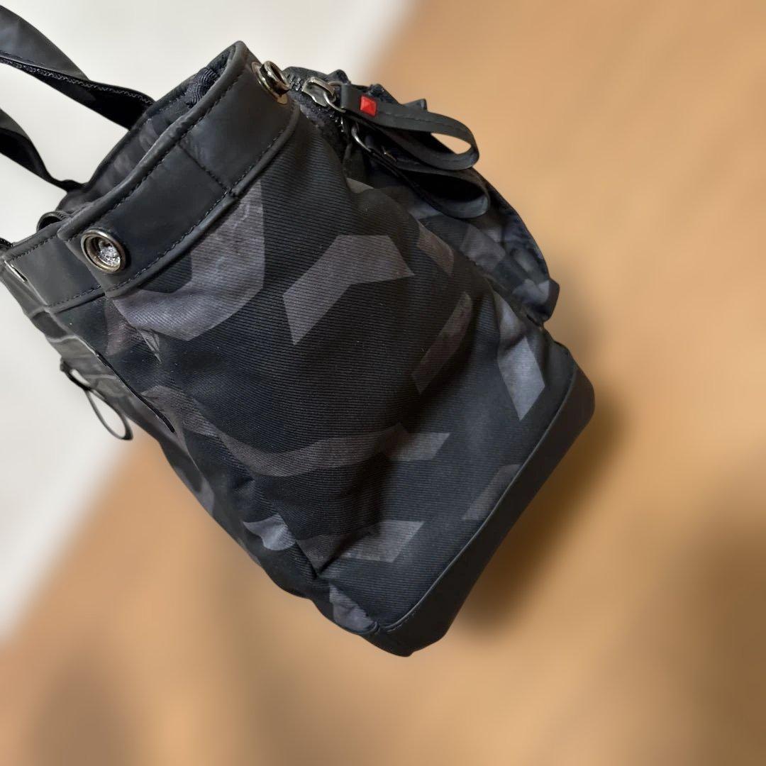 マークアンドロナ・ラウンドトートバッグ