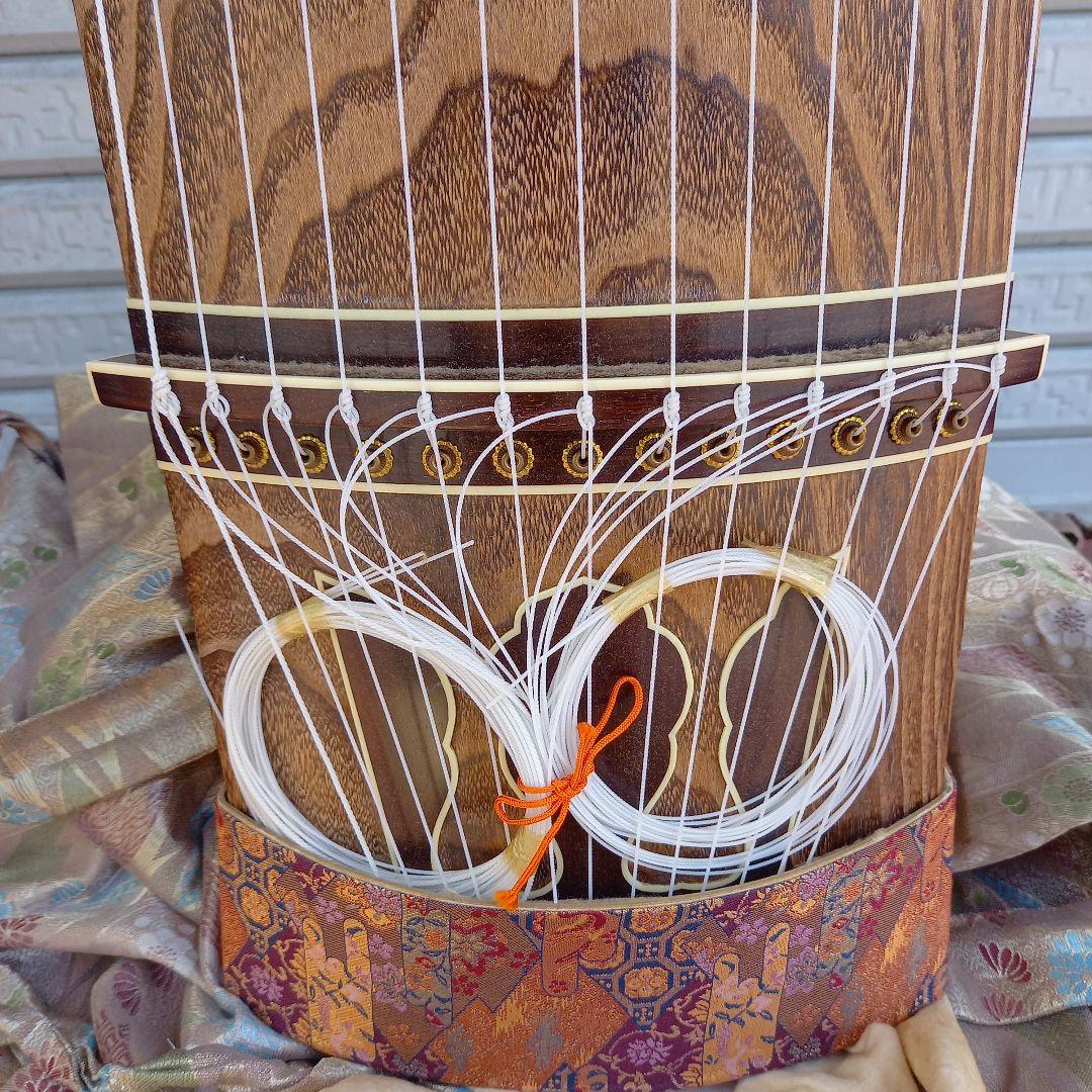 和楽器 琴 くり甲 紅木 上角巻 琴柱付属