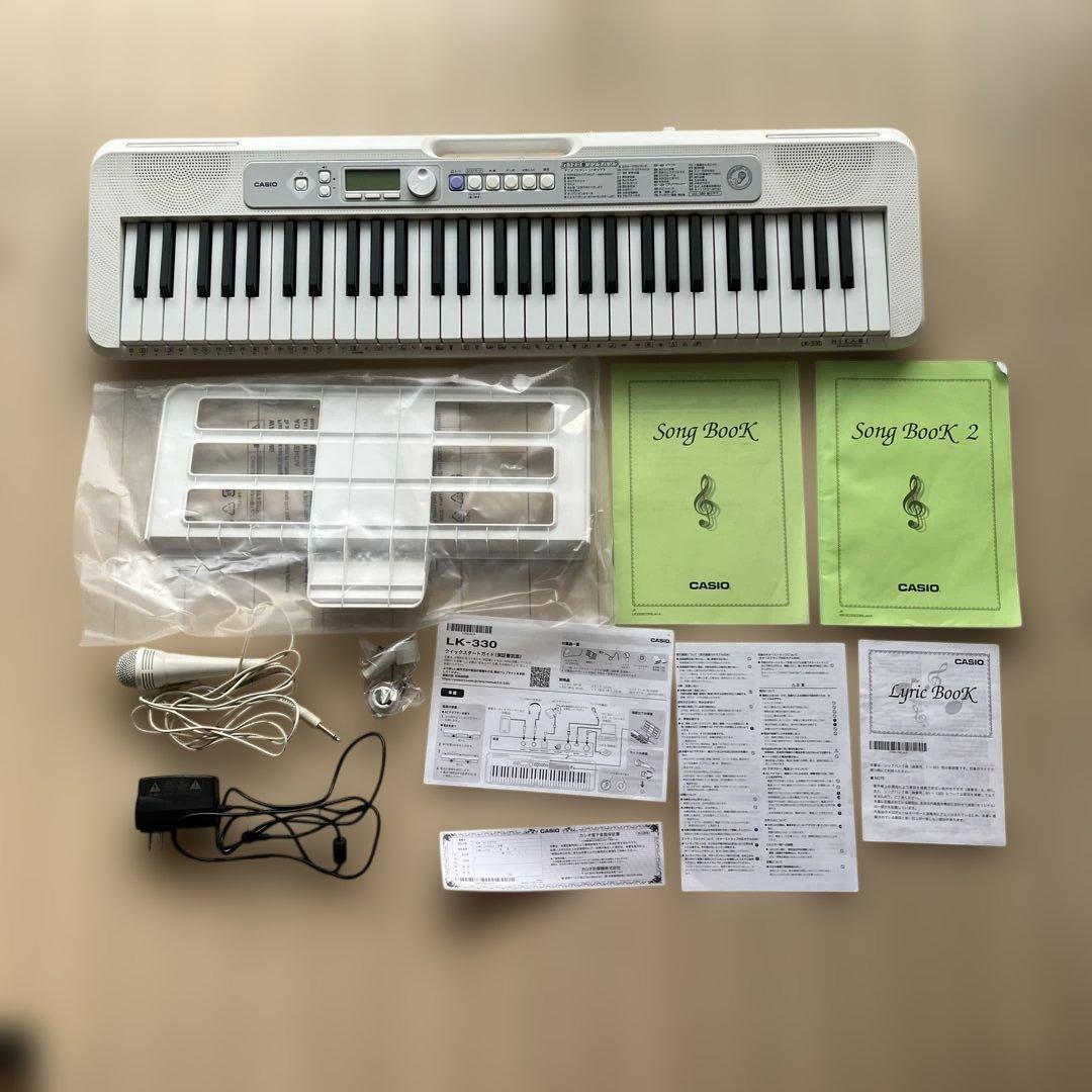 CASIO LK-330 Casioton光ナビゲーションキーボード　61鍵盤