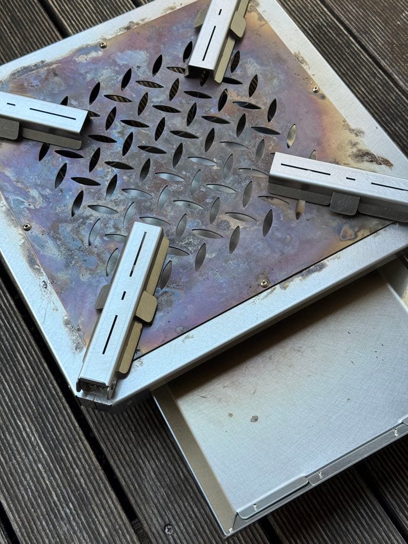 焚き火台:クラゲ焚き火台/CAMVIL(ケムビル)