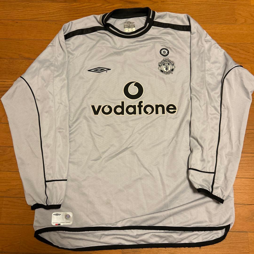 マンチェスター・ユナイテッド Umbro グレー長袖シャツ　サイズＬ