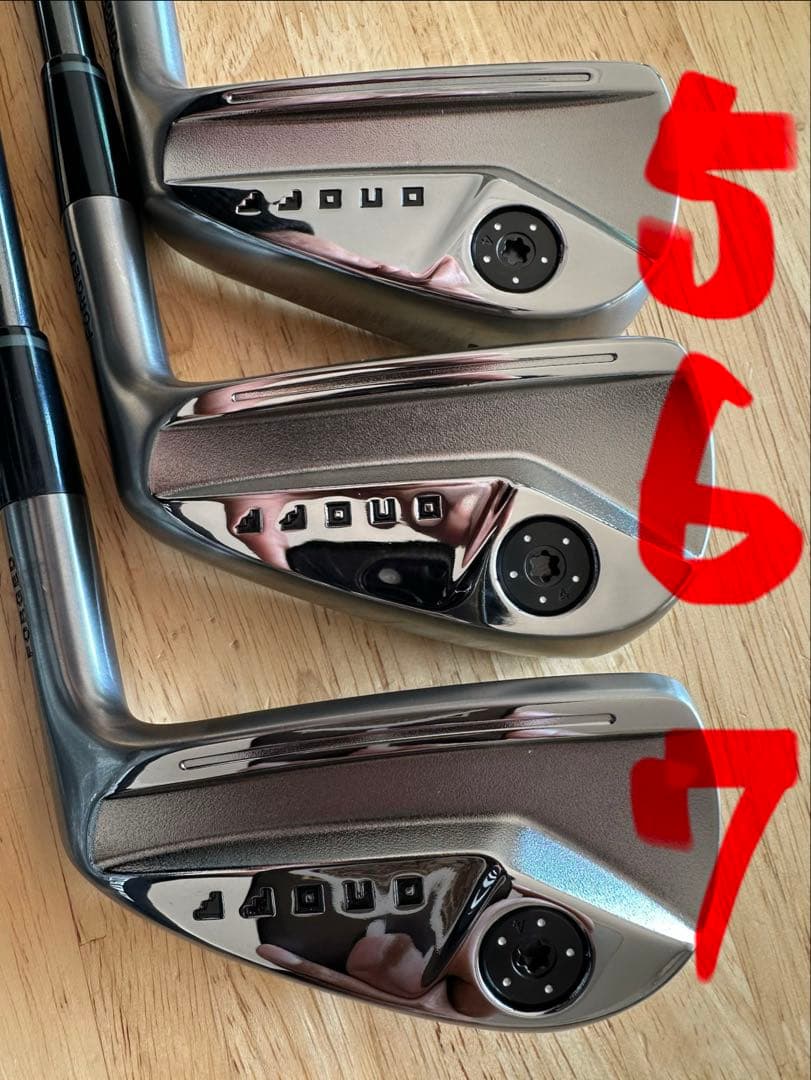 週末限定価格　早い者勝ち　矢野東監修　数量限定　オノフ　KUROアイアン　5〜Ｐ