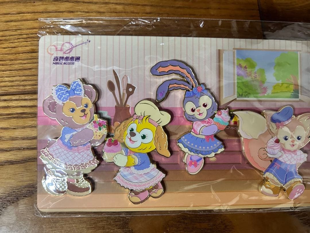 ◆非売品未開封◆香港ディズニー　ダッフィーフレンズ　年パス特典　ピンバッジ