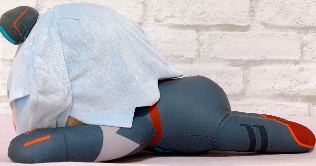 エヴァンゲリオン　綾波レイ　寝そべり　ぬいぐるみ　プラグスーツ　メガジャンボ