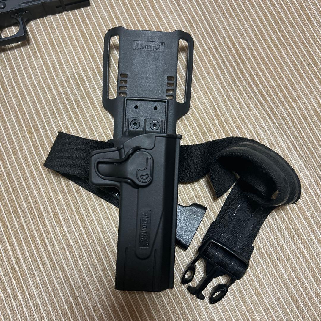 ハイキャパ4.3 予備マグ付き　専用ホルスター付き