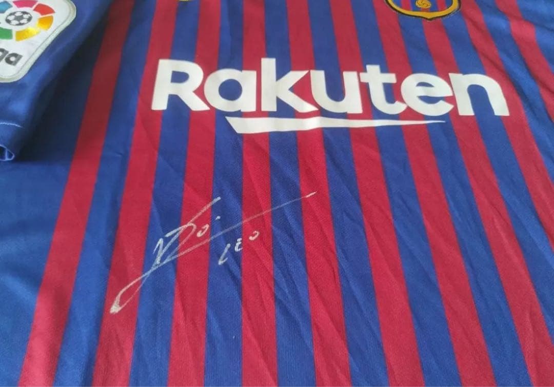 【メッシ直筆サイン入り】 バルセロナユニフォーム16/17•17/18おまけ付き