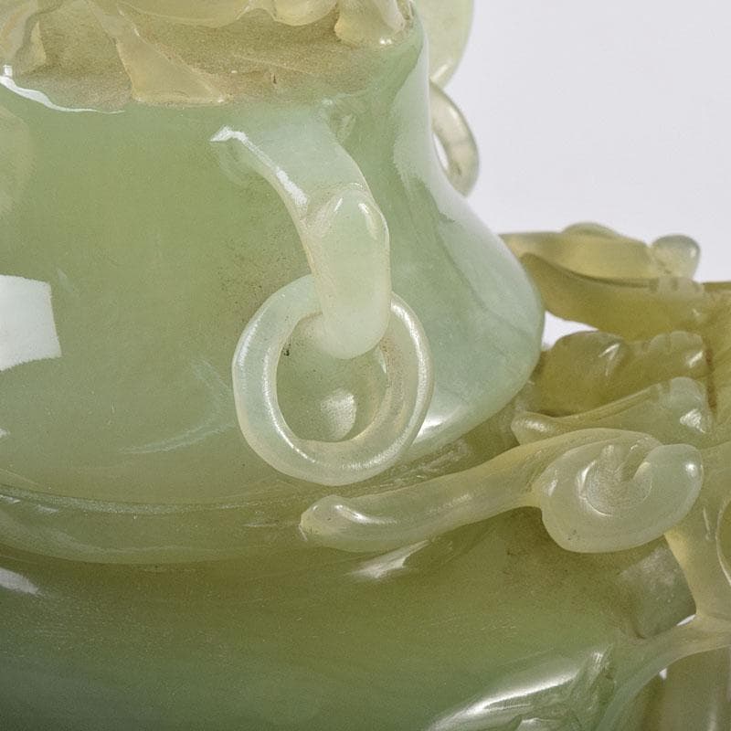 中国　玉石彫刻　雙耳活環　獅子鈕蓋爐　三足香炉　N　8052