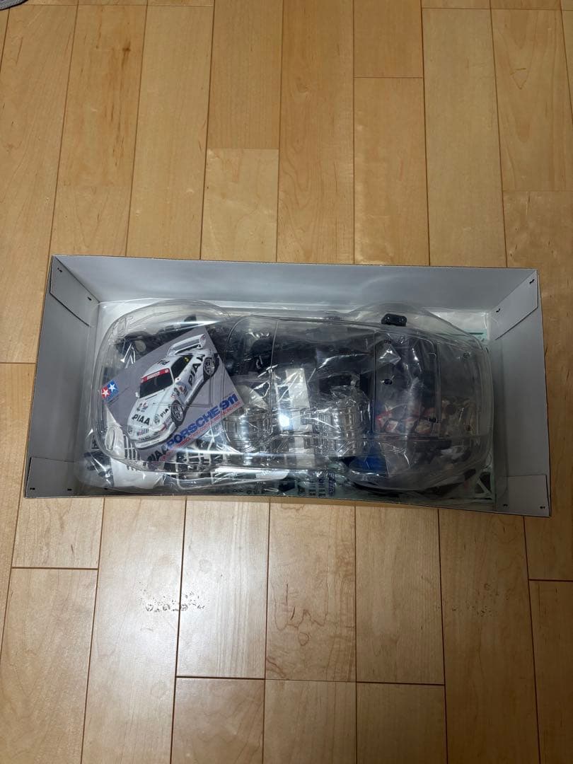タミヤ1/10ラジコンキット　PIAAポルシェ911GT1