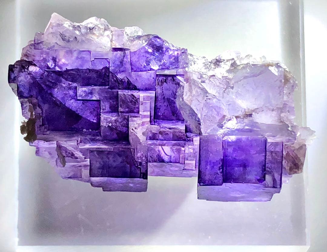 【古代都市？抽象画？】新疆フローライト　蛍石