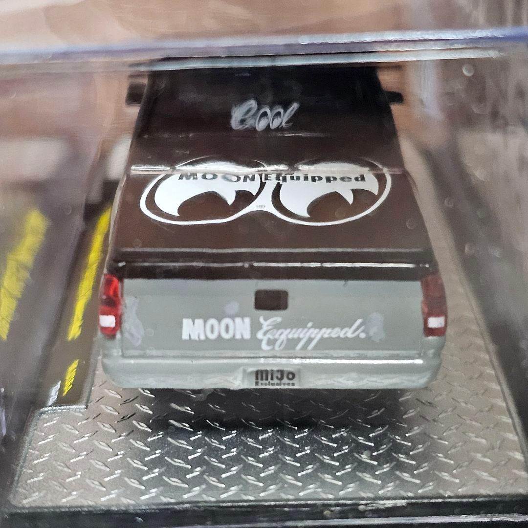 M2マシーン　ムーンアイズ　シボレー　C1500 　1/64　新品未開封