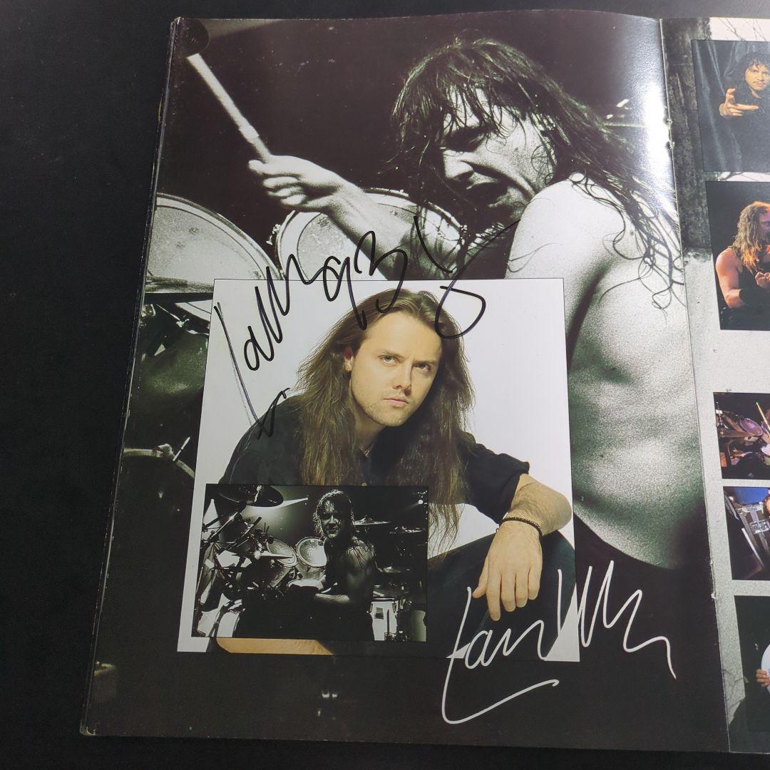 LLICA直筆サイン入り（複数箇所）パフレット