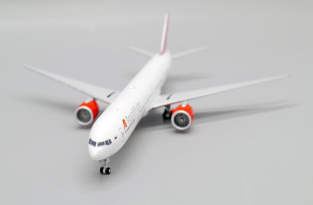 ロイヤルフライト 777-300ER VQ-BGL 1/400