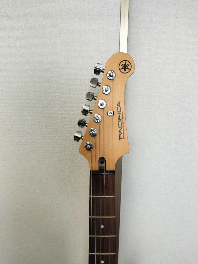 ギター Yamaha PACIFICA 112V