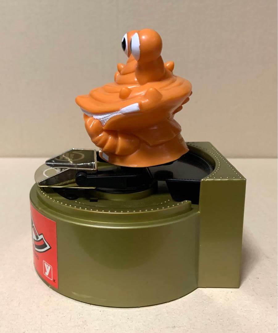 カネゴン　アクション バンク ゼンマイ式　貯金箱　ユタカ