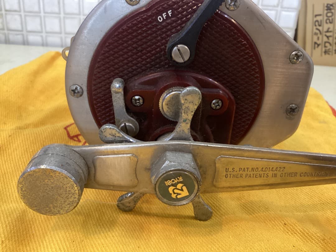 手巻きリール シルバー/レッド