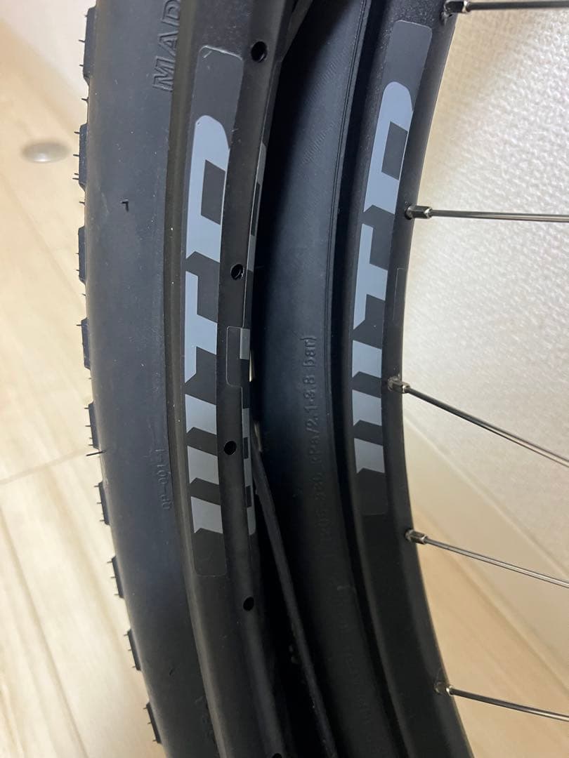 WHITE INDUSTRIES XMR + リアBoost Hub (黒)美品