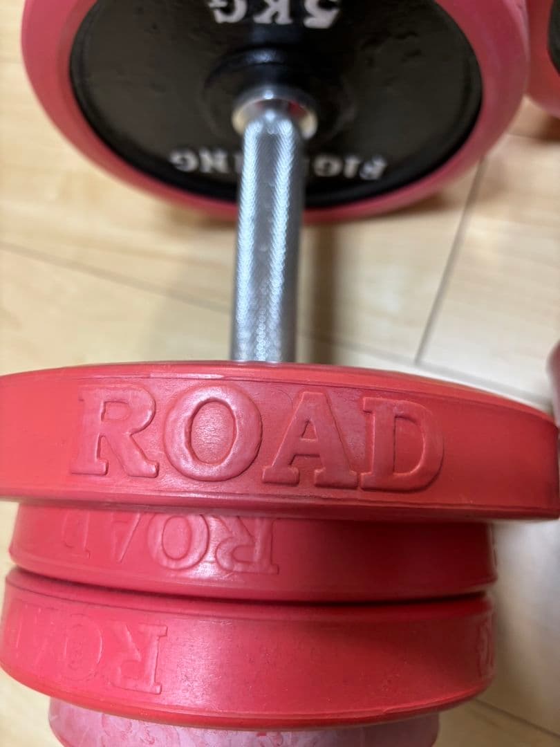 トレーニング用品（ベンチ、ダンベル）