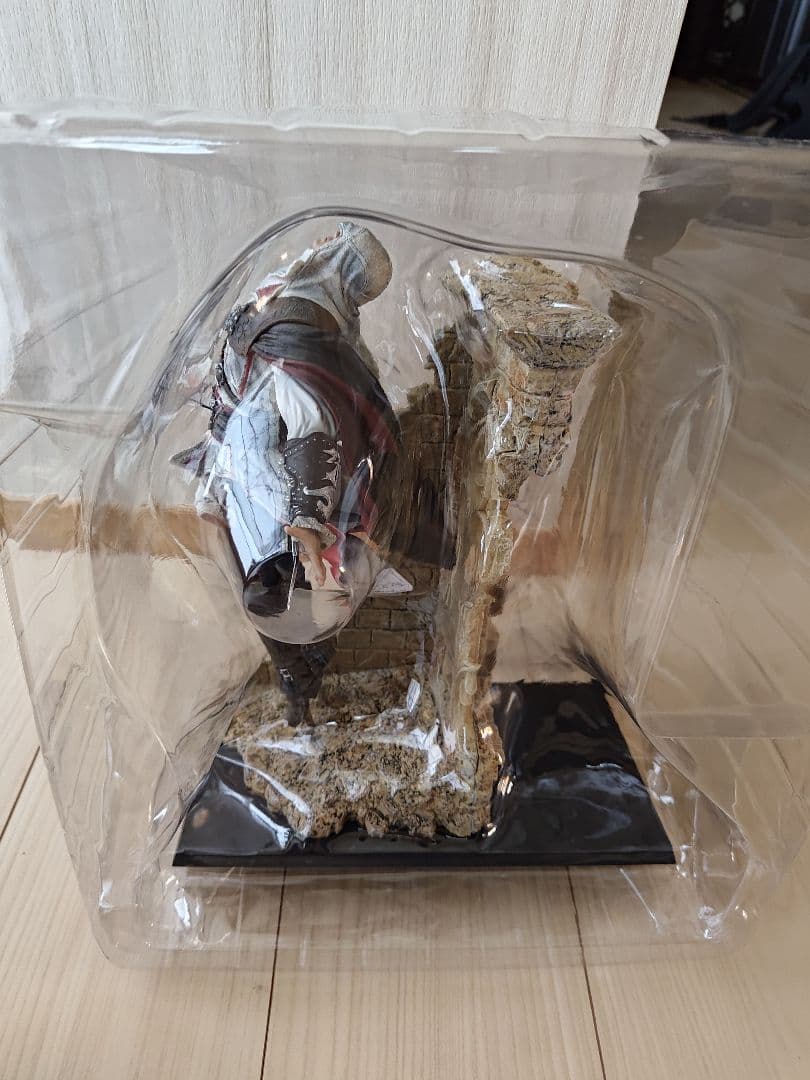 アサシンクリード　フィギュア エツィオ スタチュー