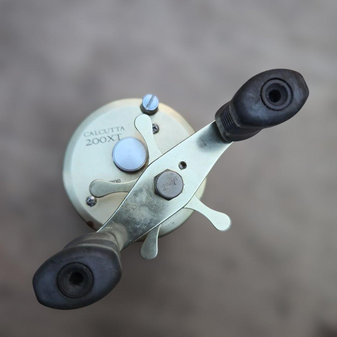 SHIMANO CALCUTTA ベイトリール ゴールド