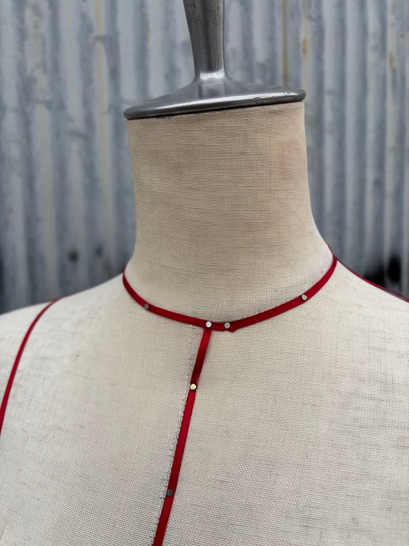 夢八トルソー　トルソーボディマネキン　ボディーライン入り洋装ソーイング卓上