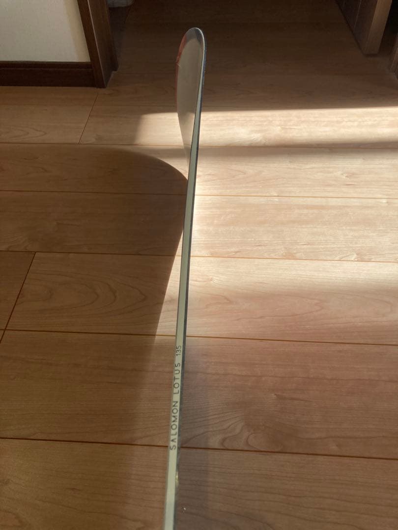 最終　SALOMON スノーボード　SALOMON LOTUS 135 カケあり