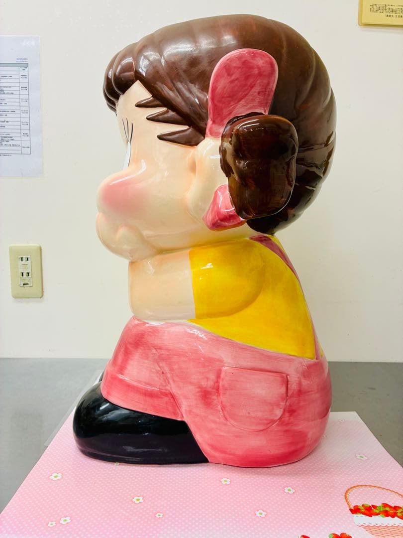 【超希少】ペコちゃん　陶器製　特大人形　非売品